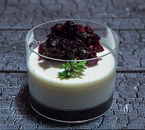 №10 Панакота с ягодным конфитюром (от 10 штук)