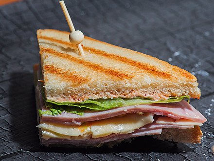 Мини-сэндвич с ветчиной и сыром (от 12 штук)