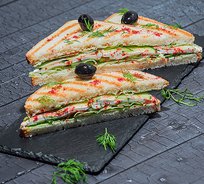 Сэндвич с сыром фета и печеными баклажанами (от 6 штук)