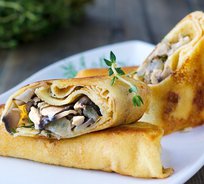 Блинчики домашние, фаршированные курицей и грибами (2 шт)