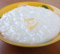 Каша рисовая на молоке с тостами