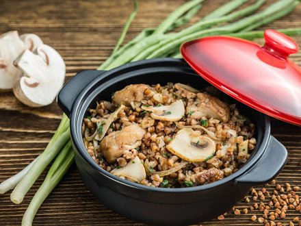 Гречка с луком и грибами