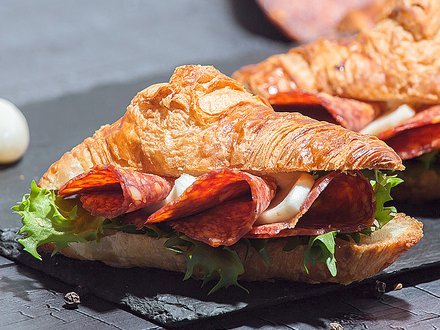 Круассан с Пепперони и Моцареллой