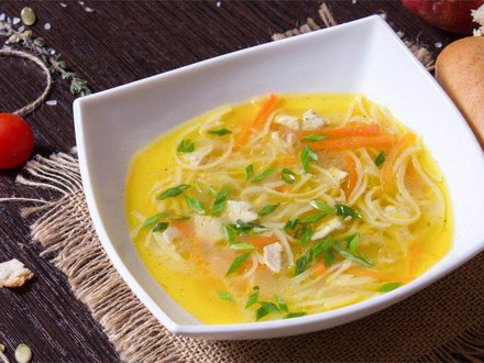 Суп лапша-куриная (мясо птицы, лук, морковь, лапша домашняя)