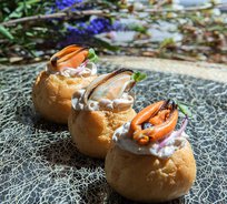 Профитроль с муссом из тунца с мидиями (от 10 штук)