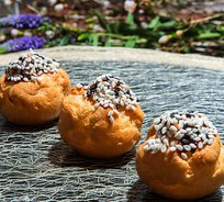 Домашний паштет из куриной печени в профитроле (от 10 штук)