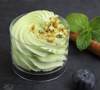 №13 Фисташковый мусс с ягодами и орешками (от 10 штук)