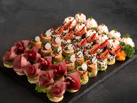 Ассорти канапе с мясом и птицей "Нежность" (40 шт., 4 вида)