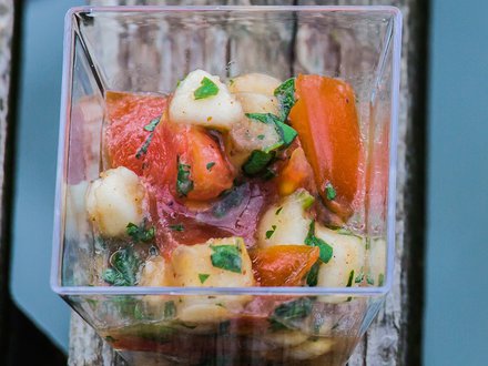 Салат из банана с томатами (от 8 штук)