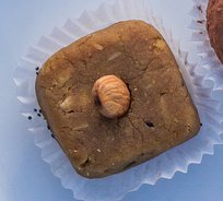 Конфета "Ладзу" из нутовой муки с орехами (от 10 штук)