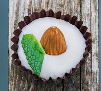 Конфета из кокосового молока с миндалем (от 10 штук)