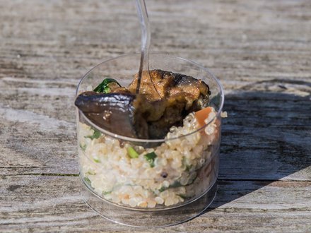 Табуле из киноа с печеным баклажаном (от 10 штук)