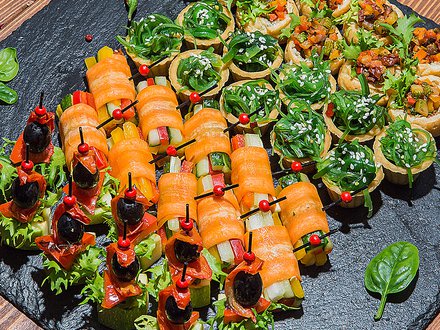 Поднос №02. "Veggy Ассорти №2" (40 шт., 4 вида, вегетарианское блюдо)