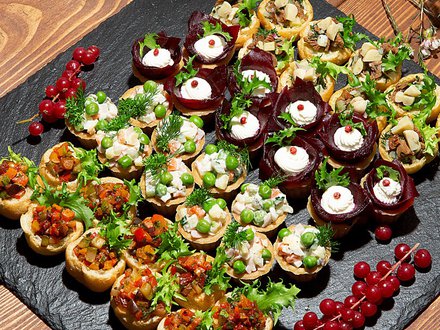 Поднос №01. "Veggy Ассорти №1" (40 шт., 4 вида, вегетарианское блюдо)