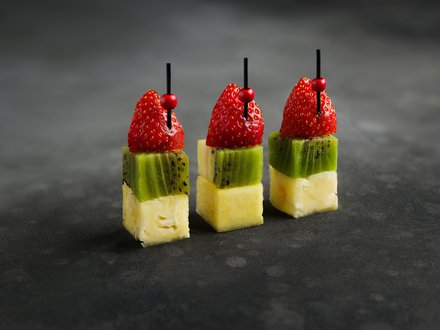 Фруктово-ягодные канапе ( от 10 штук)