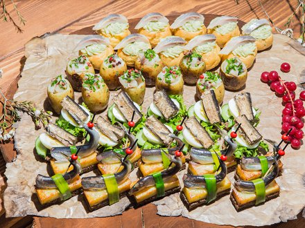 Поднос №11. "Рыбная закусочка"  (40 шт., 4 вида)