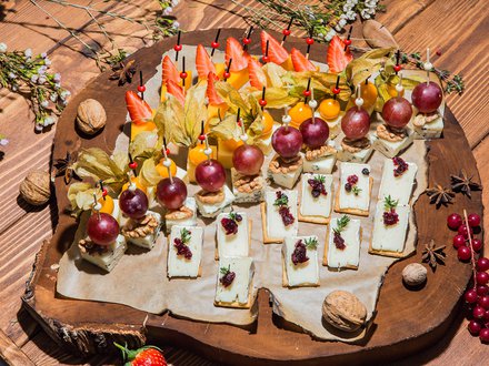 Поднос №19. "Сыр&Фрукты" (40 шт., 4 вида)