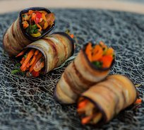 Рулетики из баклажан с овощами и зеленью (от 10 штук)