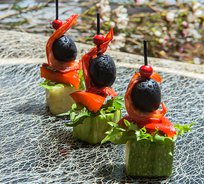 Мини-брошет из цукини с вялеными томатами и маслиной (от 10 штук)