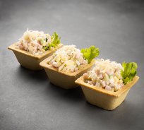 Салат «Европейский» в тарталетке (от 10 штук)