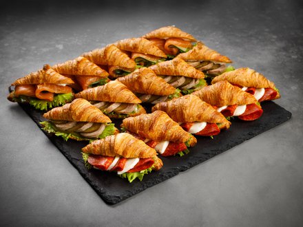 Поднос № 36. Ассорти круассанов Сет №1 (15 шт., 3 вида)