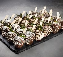 Поднос № 38. Клубника в шоколаде (24 шт.)