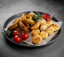Куриные наггетсы с картофельными дольками