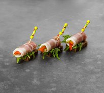 Сало по-деревенски с черемшой на бородинском тосте (от 10 штук)