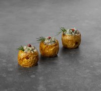 Ломтики пряной селедочки в бочонке из бейби-картофеля (от 10 штук)