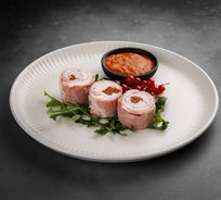 Филе индейки с вялеными томатами в беконе (от 10 штук)