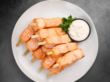 Шашлычок из семги со сливочным соусом (от 10 порций)