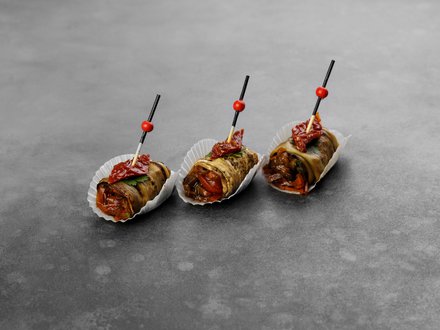 Рулетики из баклажан с овощами и зеленью (от 10 штук)